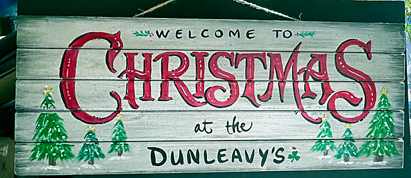 Guests can create a custom holiday sign for their home or for a gift at the ‘Tis the Season Paint &amp; Sip at 6 p.m. Dec. 8 at the Irish Cultural Center of the Mohawk Valley in Utica.