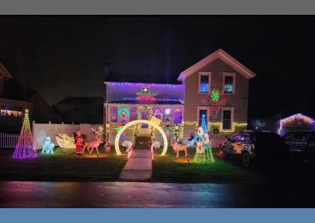 The 1st place winner of the 2022 Oneida Holiday Light Fight is located at 605 Stone St. Local elementary students were selected to pick the winners.