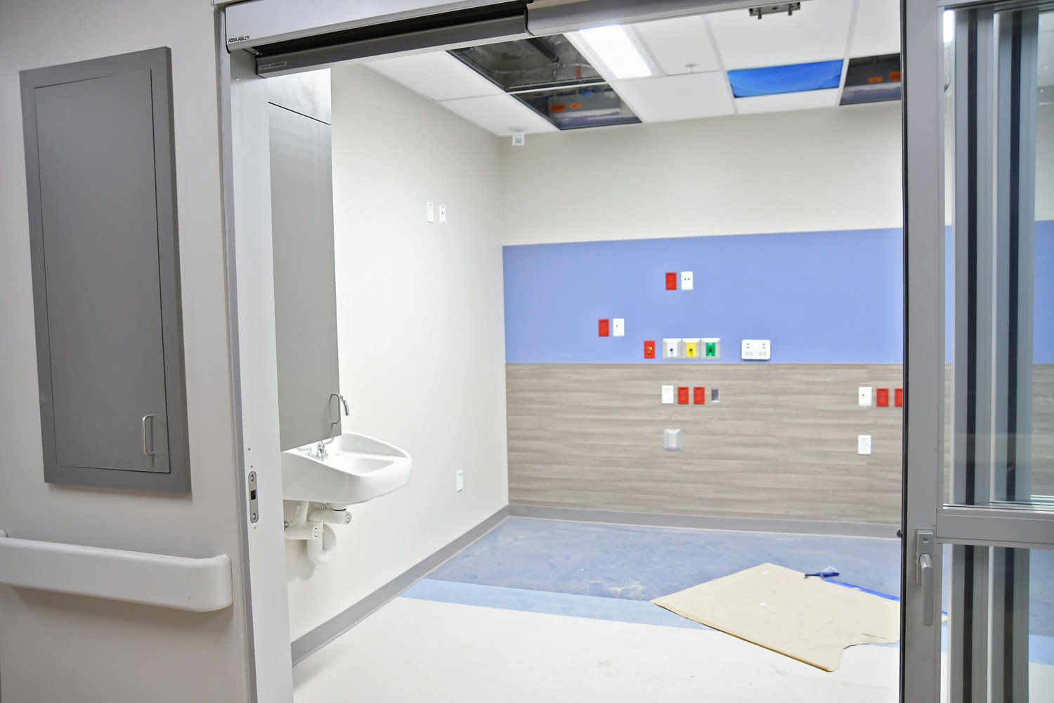 The Emergency Department (ED) will be designed with 47 ED treatment spaces (ED exam, quick turn, trauma), six behavioral health ED treatment rooms and 10 observation beds.