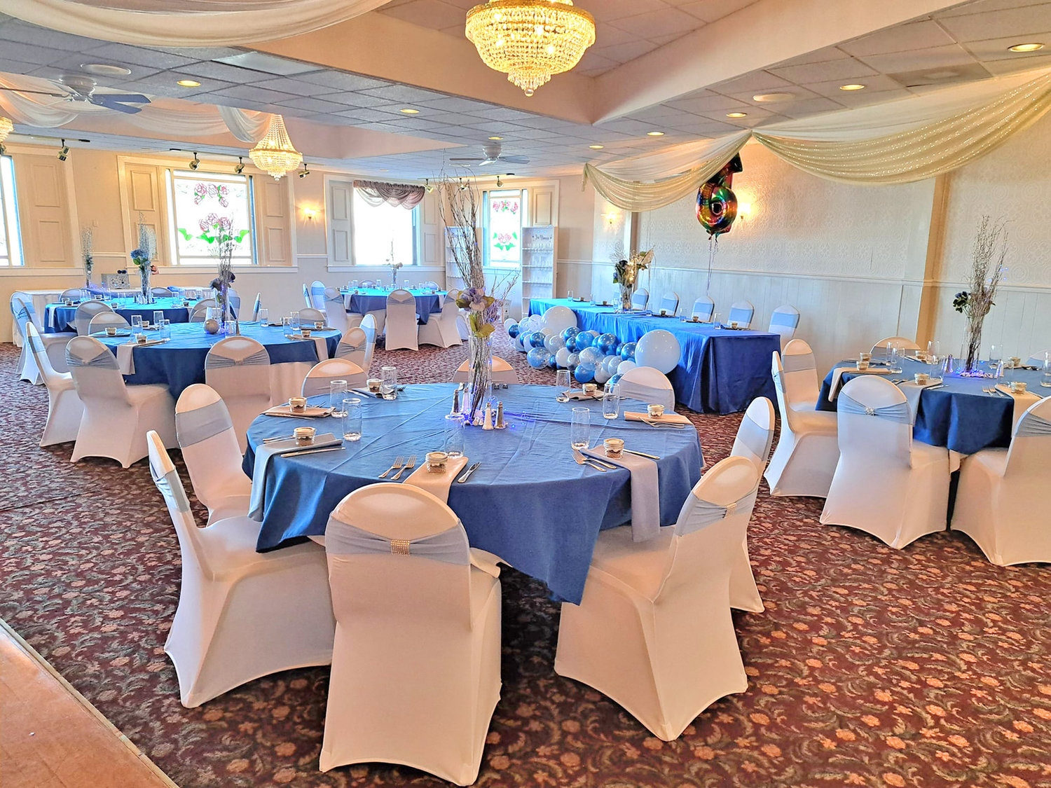 The Monarch can host events for 40 to 220 people, including business and corporate events as well as wedding receptions, proms, graduations, and showers.