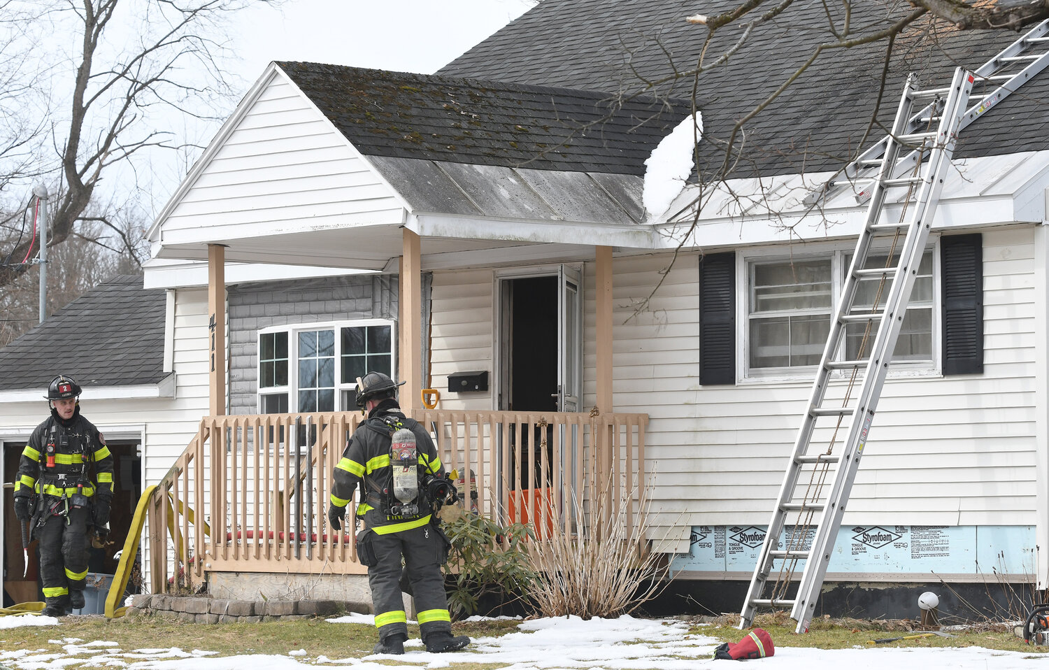 Utica firefighters knocked down a fire at 411 Lee Blvd. on the city’s north side Friday morning. Authorities said the alarm was raised at 10:28 a.m. and the flames were quickly knocked down. No one is believed to have been injured. The cause of the fire remains under investigation.