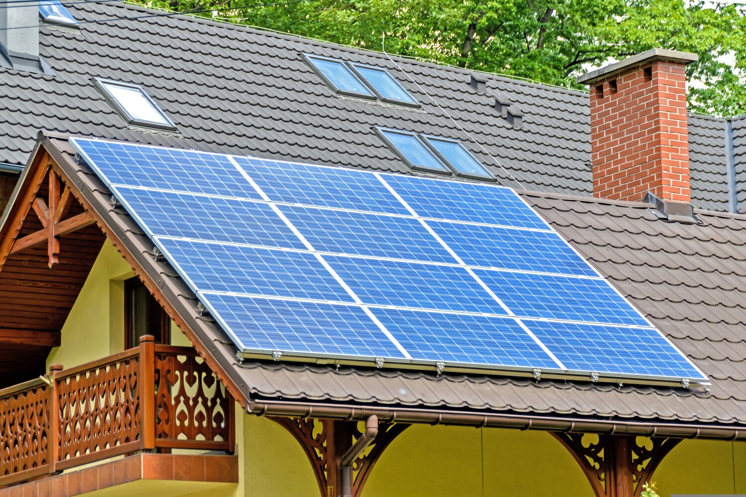 Using solar power instead of conventional forms of energy reduces the amount of carbon and other pollutants emitted, resulting in cleaner air and water.