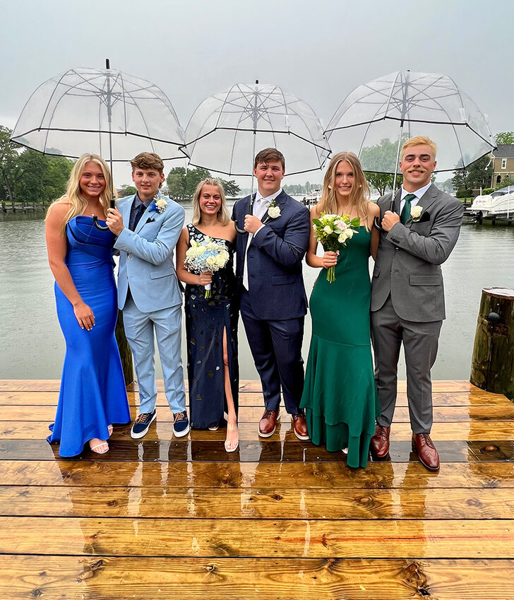 Severna Park Students Get Decked Out For Prom | Pasadena
