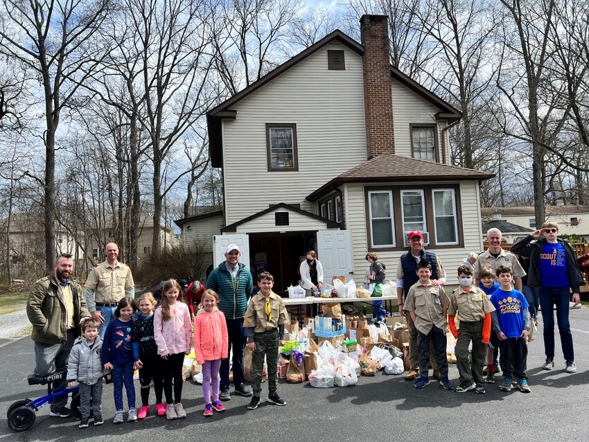 Community volunteers make SPAN's mission of serving neighbors in need possible through generous donations.