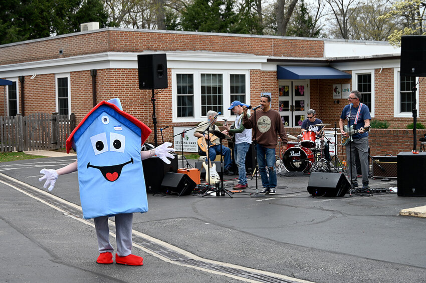 SPAN’s mascot danced to the music as a live band entertained crowds at the nonprofit’s Birthday Fest.