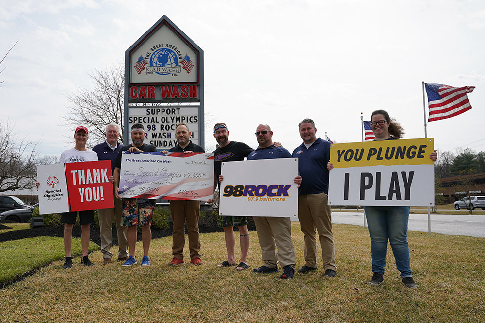 The Great American Car Wash hosted a Polar Bear Plunge event with the 98 Rock team of Justin, Scott and Spiegel on March 6.