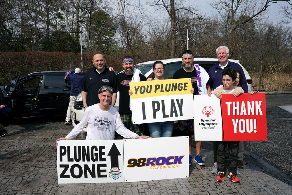 The Great American Car Wash hosted a Polar Bear Plunge event with the 98 Rock team of Justin, Scott and Spiegel on March 6.