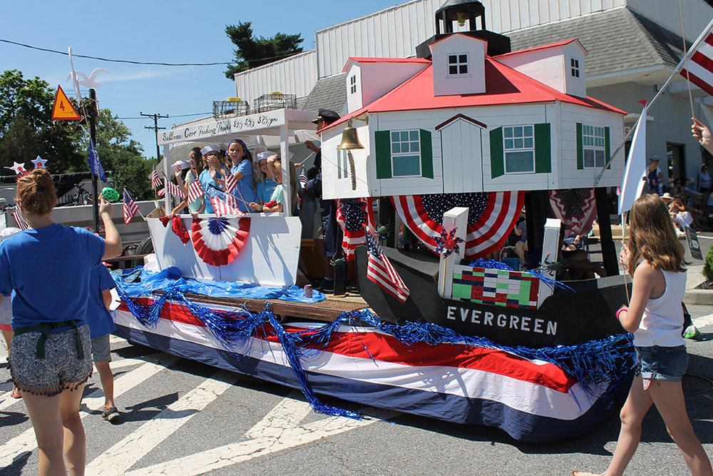 Olde Severna Park’s float included a replica of the Thomas Point Shoal Lighthouse.